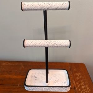 Necklace and bracelet stand